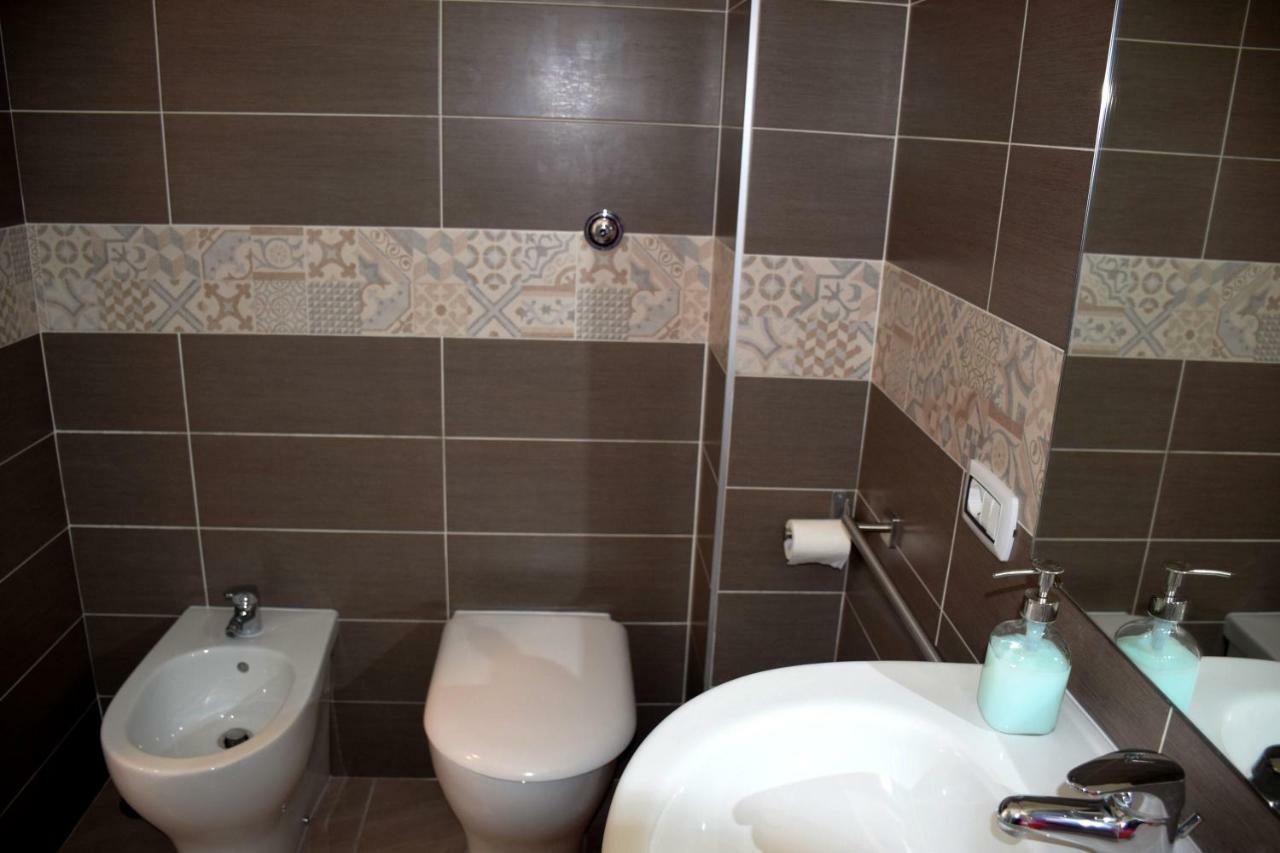 Vic Street Bed & Breakfast 2*