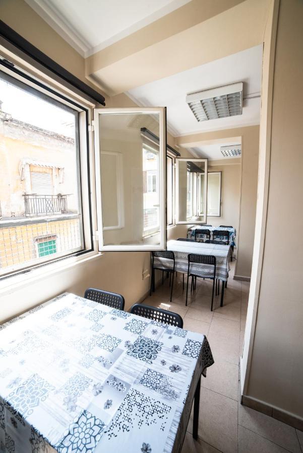 Departure Rooms&hostels 2* Naples