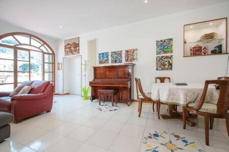 Le Terrazze A Mergellina Bed & Breakfast 2*