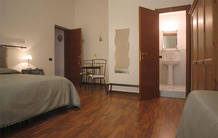 Napolibed Bed & Breakfast 3*