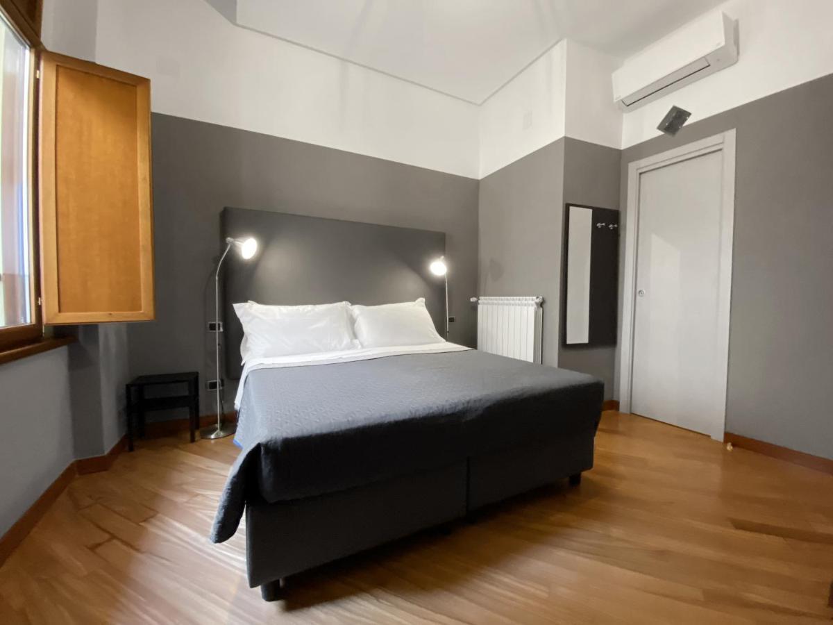 Guest house Piazza Carita 4*
