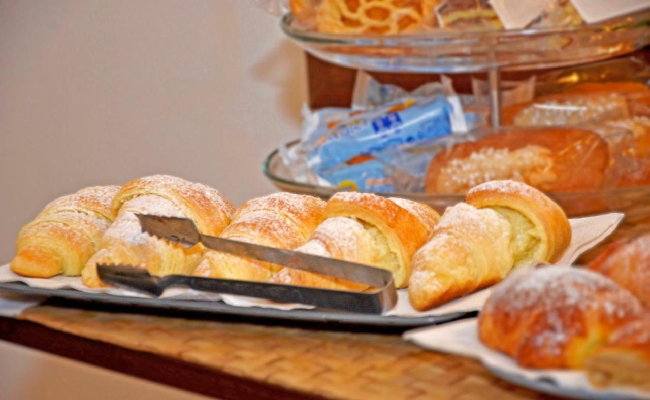 A Castel Capuano Bed & Breakfast Naples