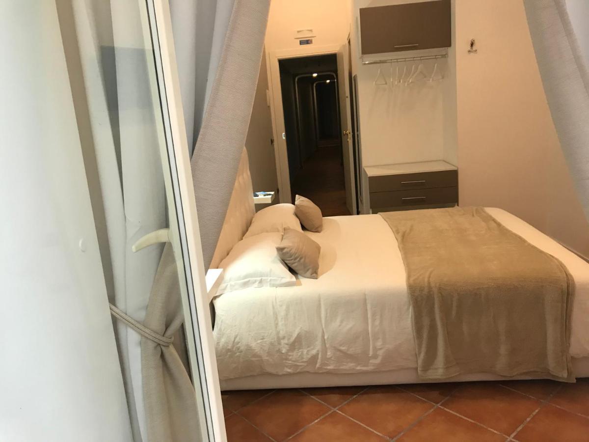 Base Plebiscito Bed & Breakfast Naples
