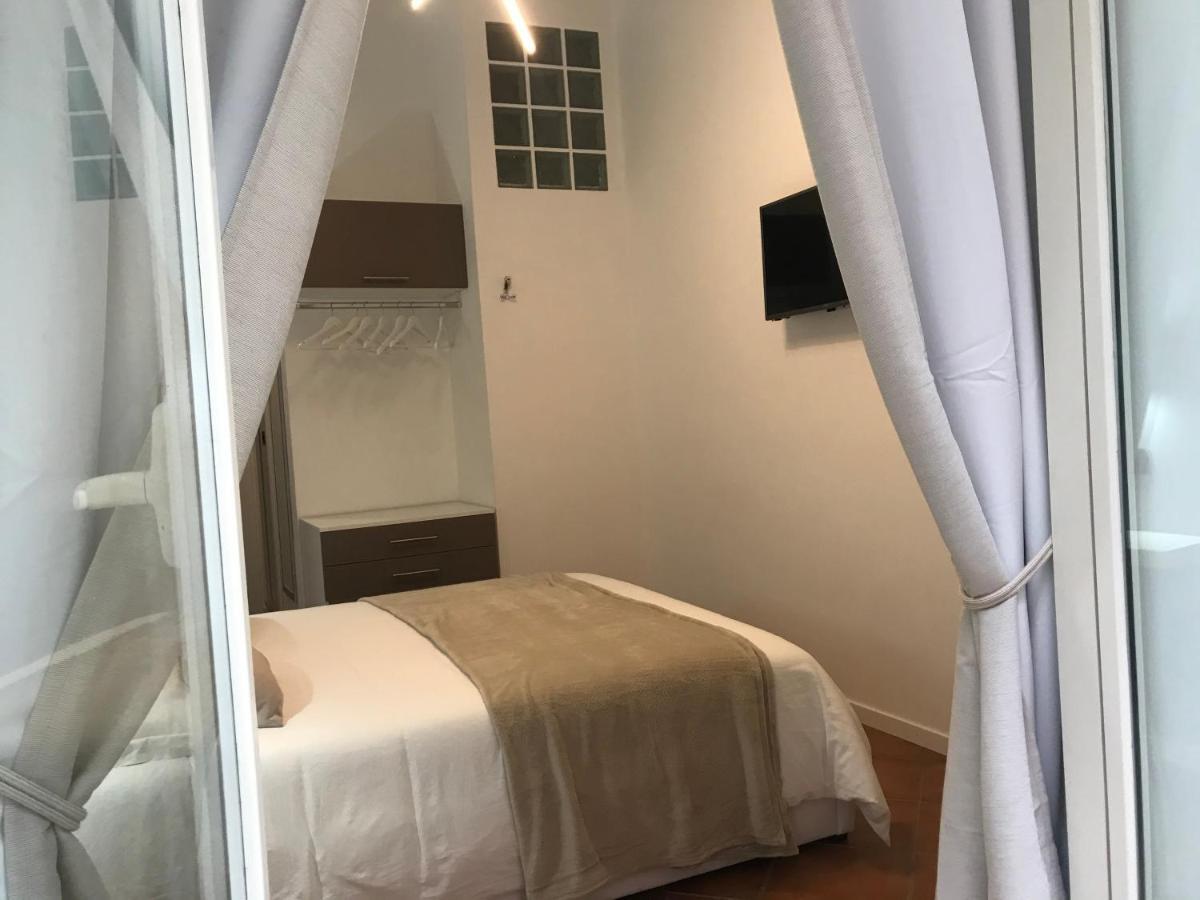 Bed & Breakfast Base Plebiscito Naples