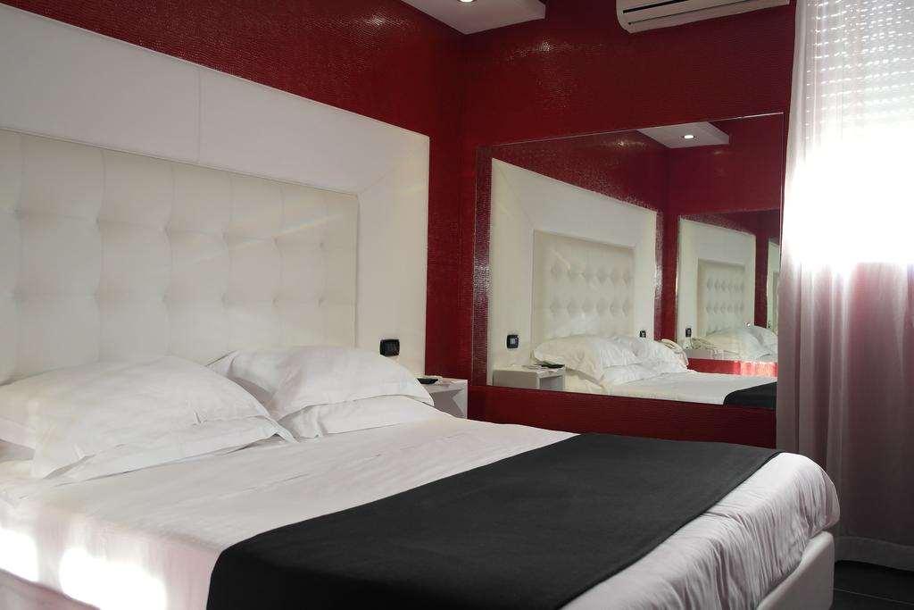 Kleopatra Design 4* Naples