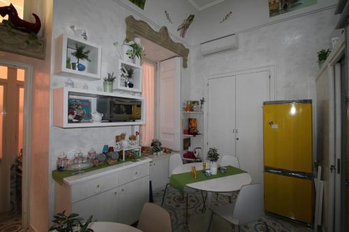 Le Vie Di Naples