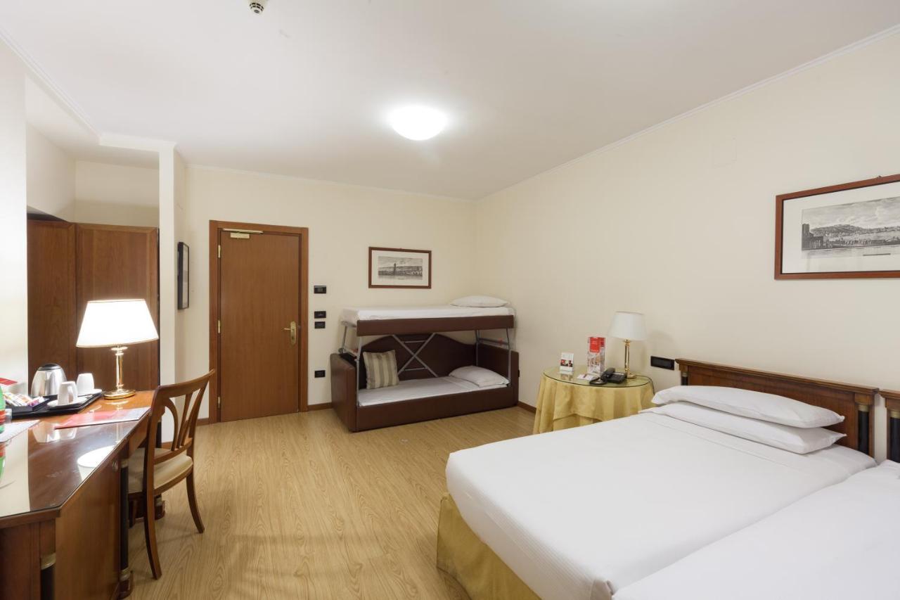 Ramada By Wyndham Hotel Naples