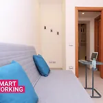 Shabby Chic Apartment In The Vibrant City Center