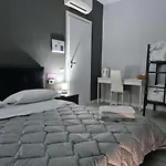 Esposito Plaza- Rooms & Suite