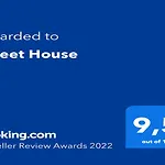Street House