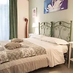 Little House Camilla