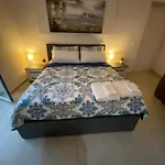 Fondaco House