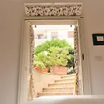 House With Garden And Parking Space In Mergellina