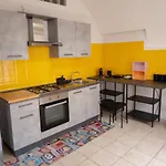 90\'S House