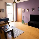 90\'S House