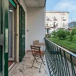 Metro 1 Materdei - Tranquillo Appartamento Per 4