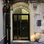 Cozy Apartment In Piazza Cavour By Wonderful Italy
