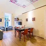 Apartment In The Heart Of Nightlife By Wonderful Italy