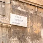 Mini House Vicoletto Pontenuovo 41