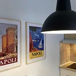 La Casa Blu Nel Cuore Storico Di Napoli