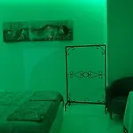 Room Black