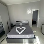 L\'Aurora House