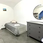 Savoia 215 - Azzurra Guest House - Napoli