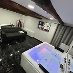 Giovanni Luxury Suites
