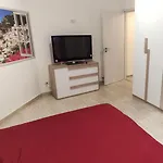 Napoli Hill Apartment