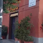Hous\'Mery