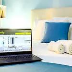 Hostly - Vittoria House - Near The Center With Private Parking
