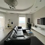 Oliver Luxury Home