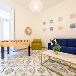 Guest House 121 Charming Apartment