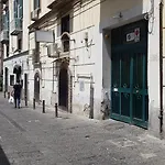 Una Terrazza A Chiaia