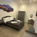 Morra\'S Room