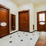 Regina\'S Apartment