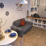 Donna Ilaria A Chiaia