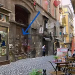 La Casa Blu Nel Cuore Storico Di Napoli