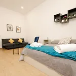 Desdemona Rooms