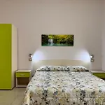 Napul\'E