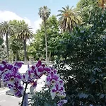 Botanic Charm