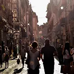 Grande & Favoloso Vicino Il Museo Madre