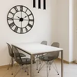 Garibaldi 118 Luxury Apartment
