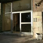 B&B \