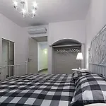 Chiatamone Seaside Suite