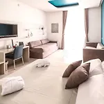 Toledo 16 Luxury Suites