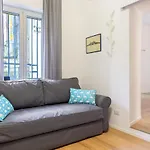 Oui Tree Apartment