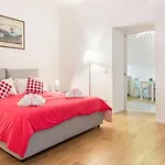 Oui Tree Apartment