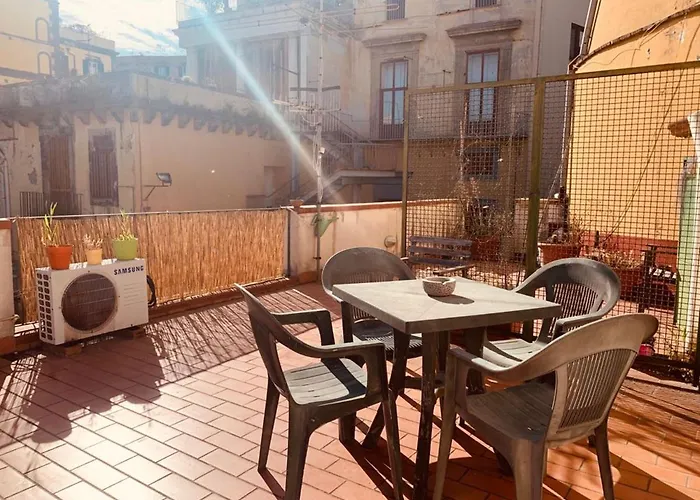 Casetta Nel Cuore Di Napoli Con Terrazzo