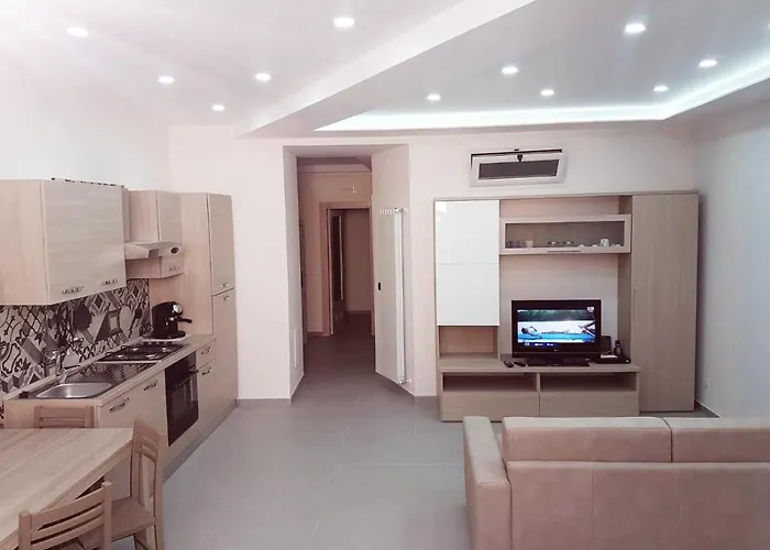 Street House